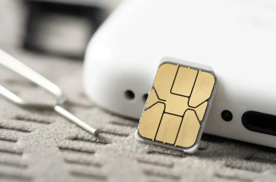 ак активировать eSIM на iPhone 17